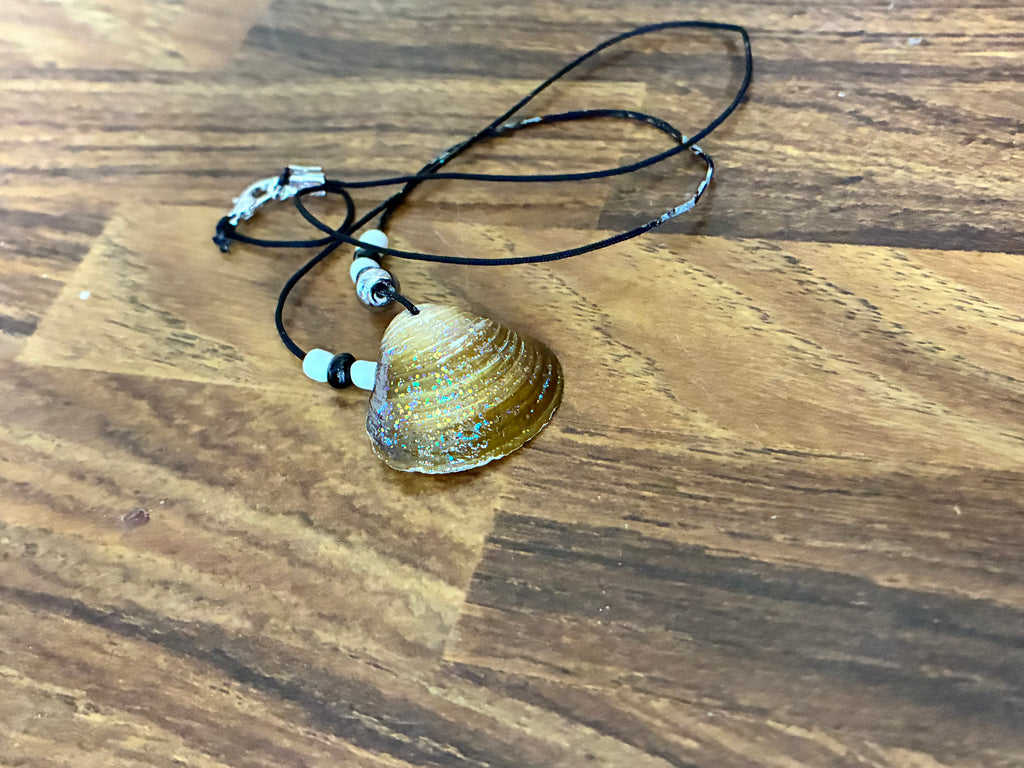 Single Shell Pendant Necklace — OMB Family Farms
